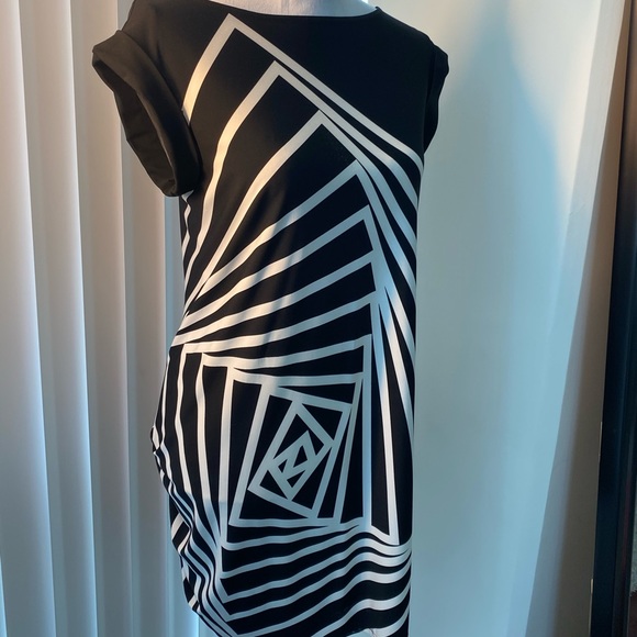 BcbgMaxAzria Scoop Neck Dress - Picture 2 of 8